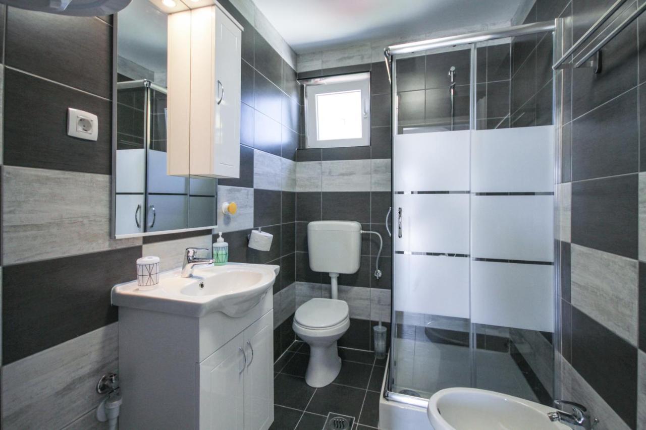 רוביני Apartment Tosca With Parking מראה חיצוני תמונה