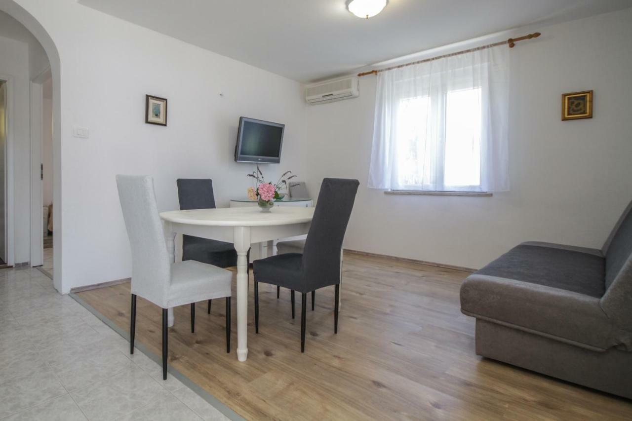 רוביני Apartment Tosca With Parking מראה חיצוני תמונה